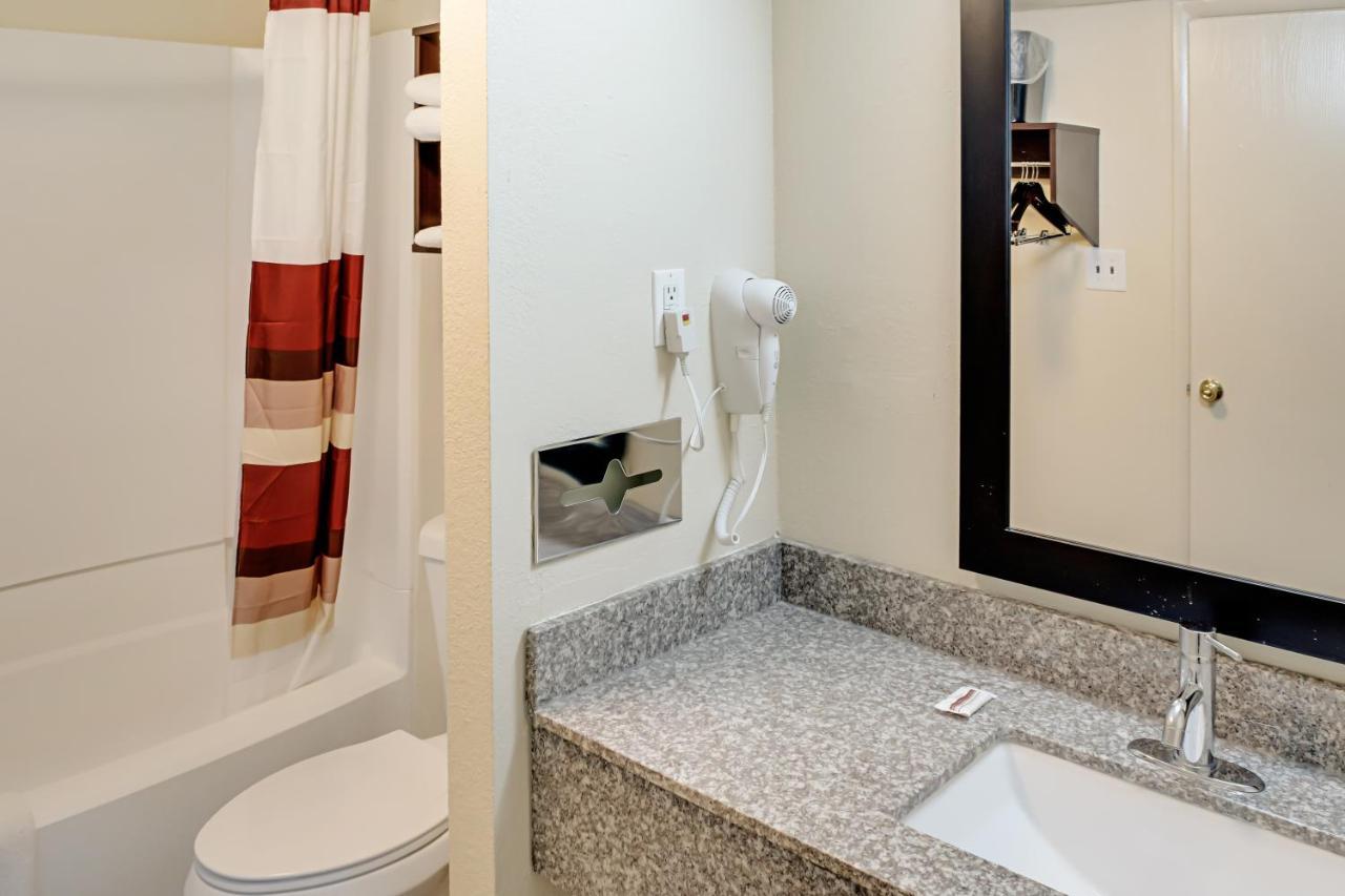 Red Roof Inn Indianapolis - Castleton Esterno foto